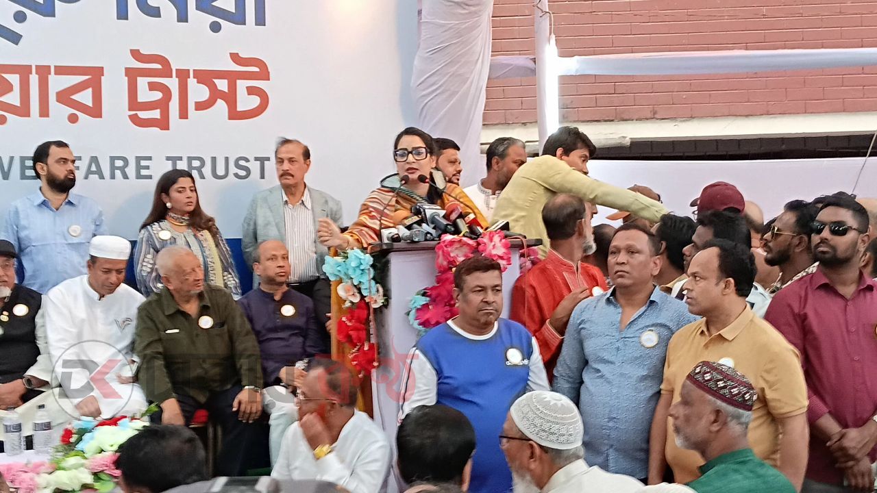 ১২ তারিখ ফজরের নামাজ ভোট কেন্দ্রে গিয়ে আদায় করুন: নিপুন রায় চৌধুরী