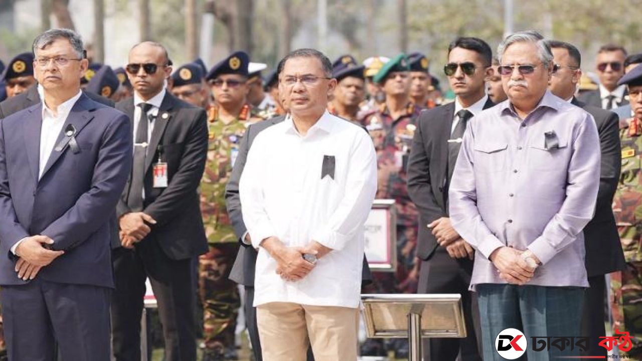 পিলখানার শহীদদের কবরে রাষ্ট্রপতি ও প্রধানমন্ত্রীর শ্রদ্ধা