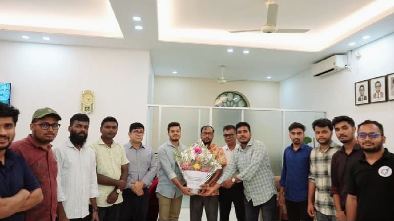 শিক্ষার্থীদের অধিকার ও আন্দোলন সংগ্রামে জবি প্রেসক্লাবের ভূমিকা অগ্রগামী: উপাচার্য