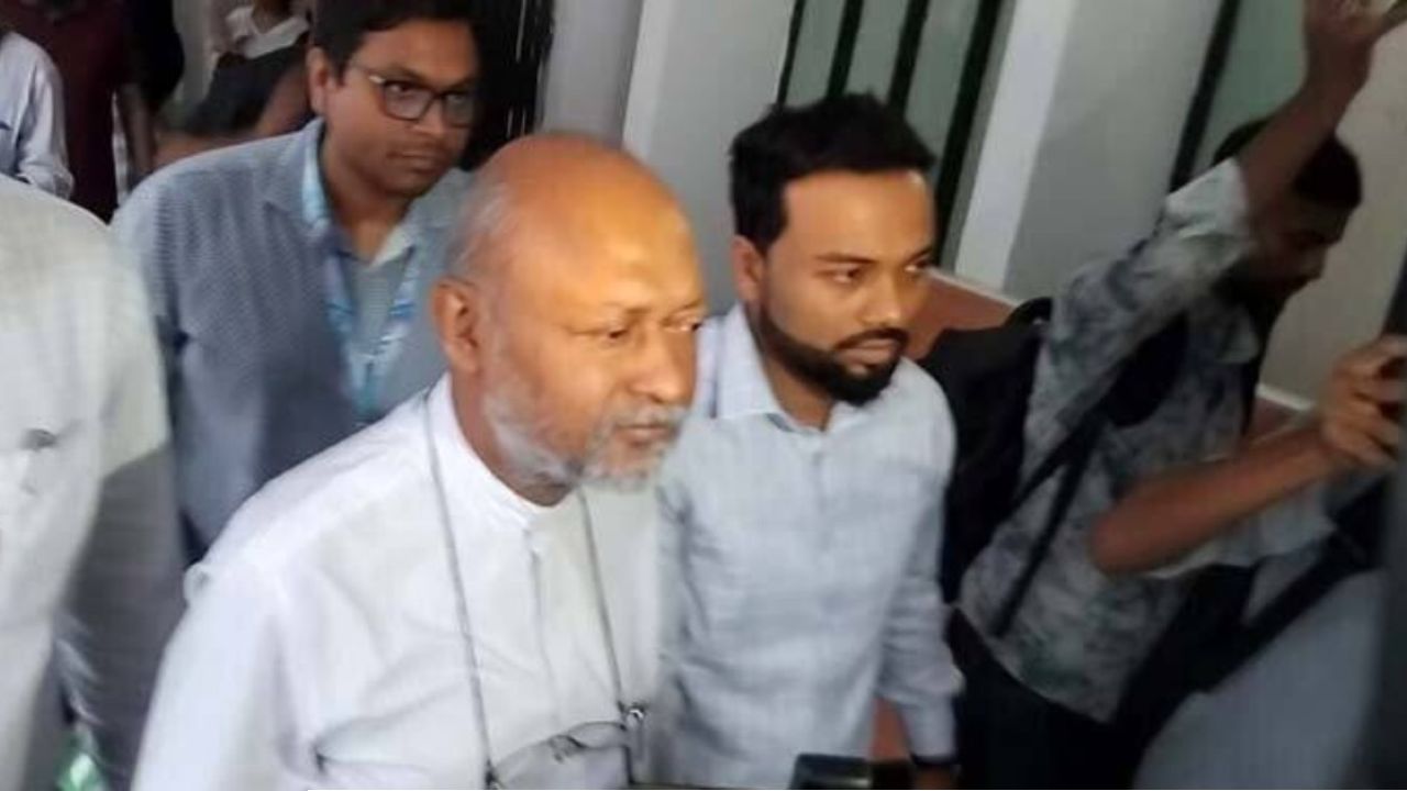 বেরোবির সাবেক উপাচার্য নাজমুল আহসান কলিমুল্লাহর জামিন