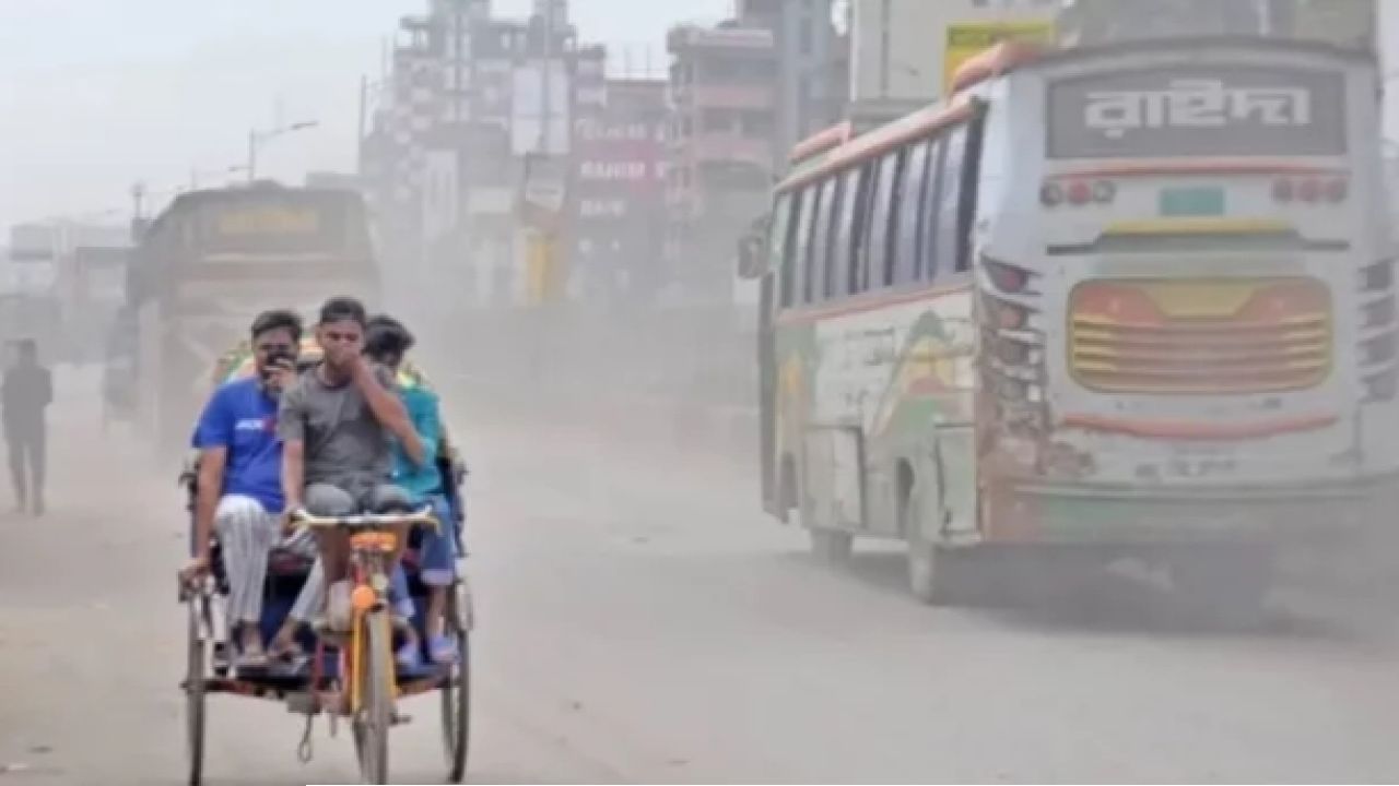বিশ্বের বায়ুদূষণে শীর্ষে লাহোর, ঢাকার অবস্থা ২০ নম্বরে