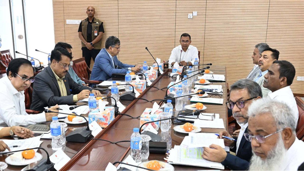 রাজধানীর ট্রাফিক নিয়ন্ত্রণে দ্রুত এআই ক্যামেরা স্থাপনের নির্দেশ প্রধানমন্ত্রীর