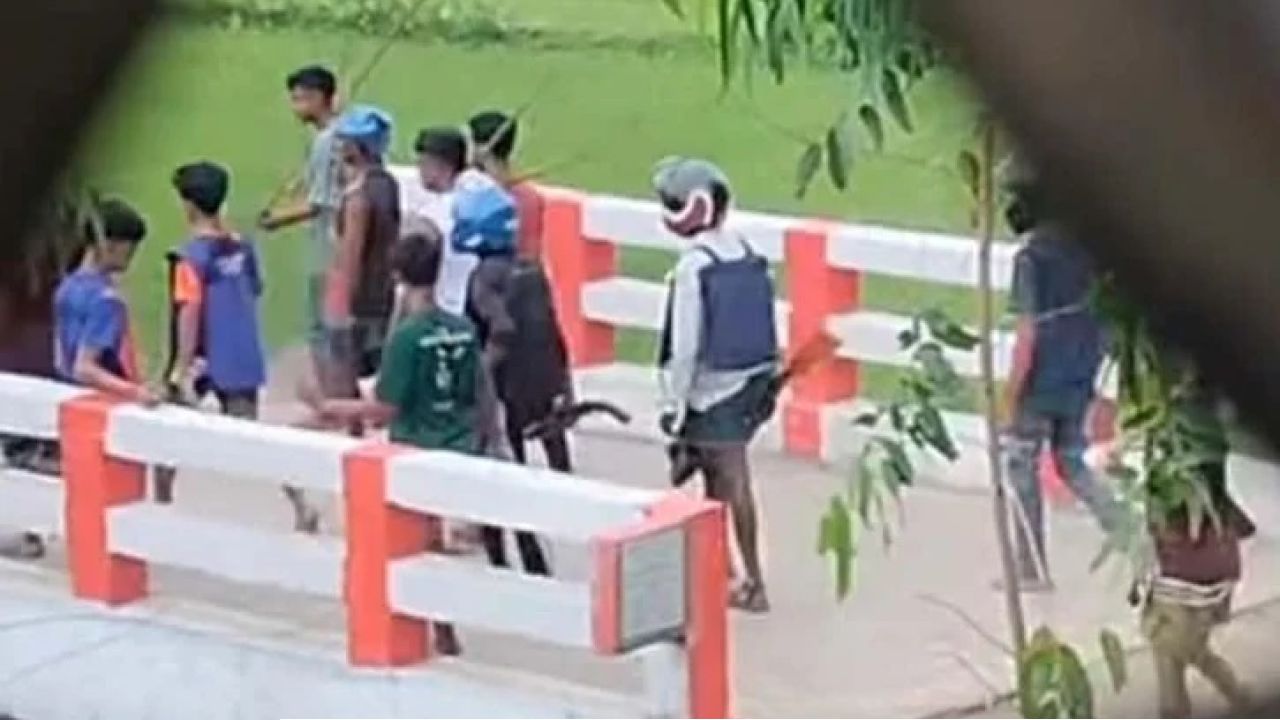 রায়পুরায় রক্তক্ষয়ী সংঘর্ষ, গুলিতে নিহত ১