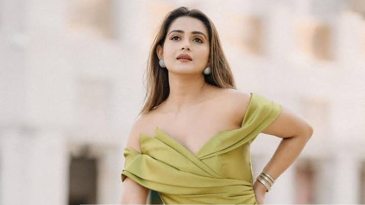 আবারও আলোচনায় তানজিন তিশা