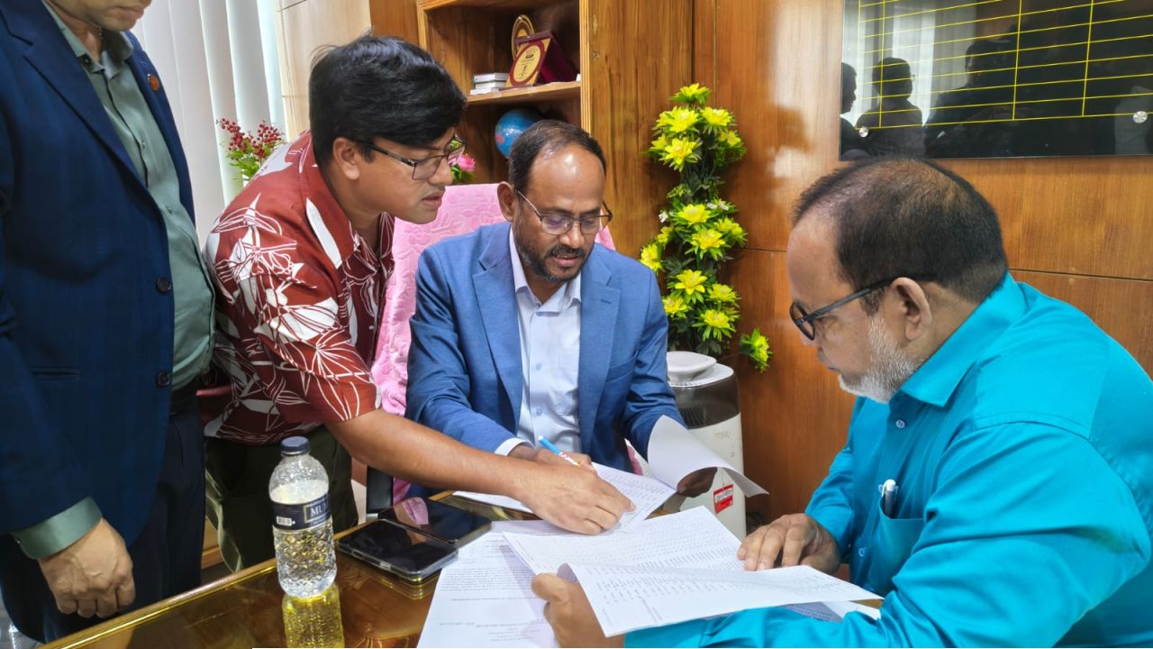 টাঙ্গাইল মেডিকেলের অনিয়ম-অব্যবস্থাপনায় ক্ষুব্ধ প্রতিমন্ত্রী