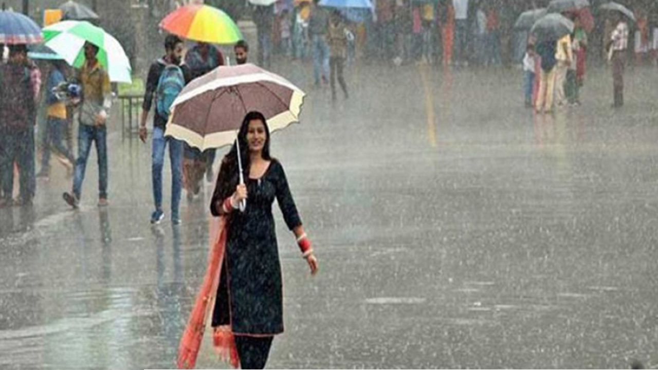 বিকেল থেকে টানা বৃষ্টি, ঢাকায় ৫৪ মিমি রেকর্ড