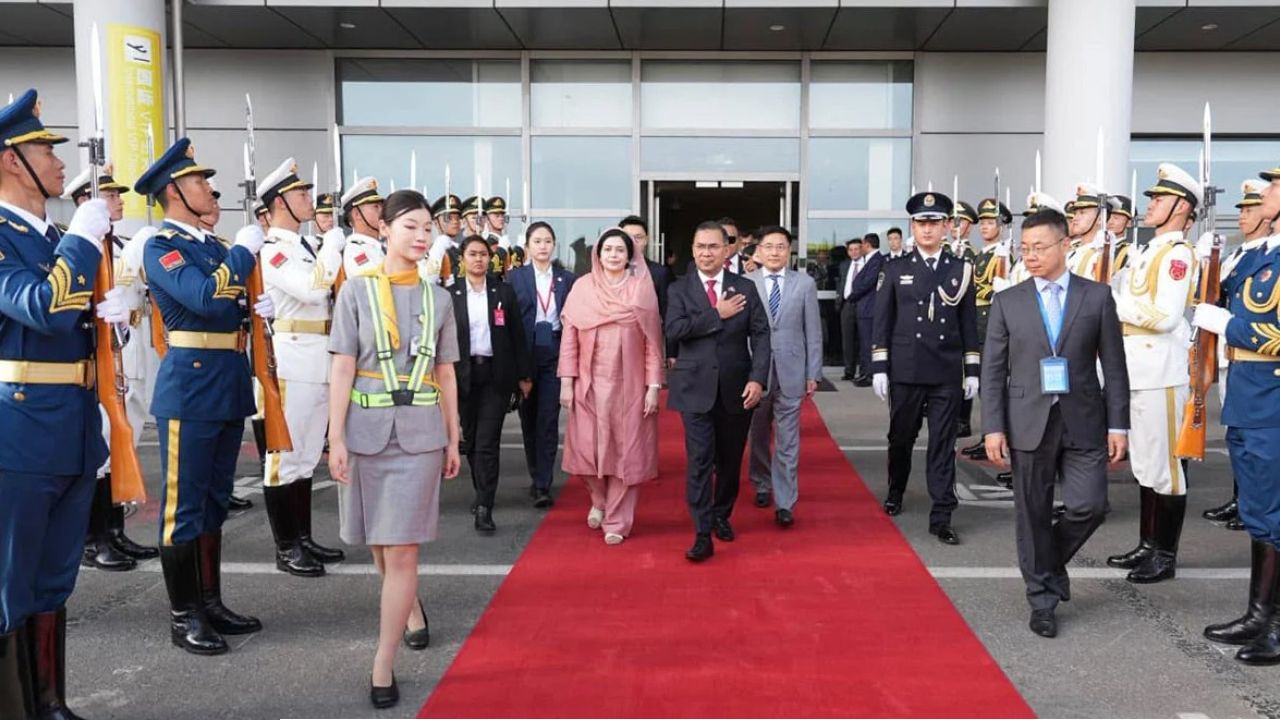 তিন দিনের চীন সফর শেষে দেশে ফিরছেন প্রধানমন্ত্রী তারেক রহমান