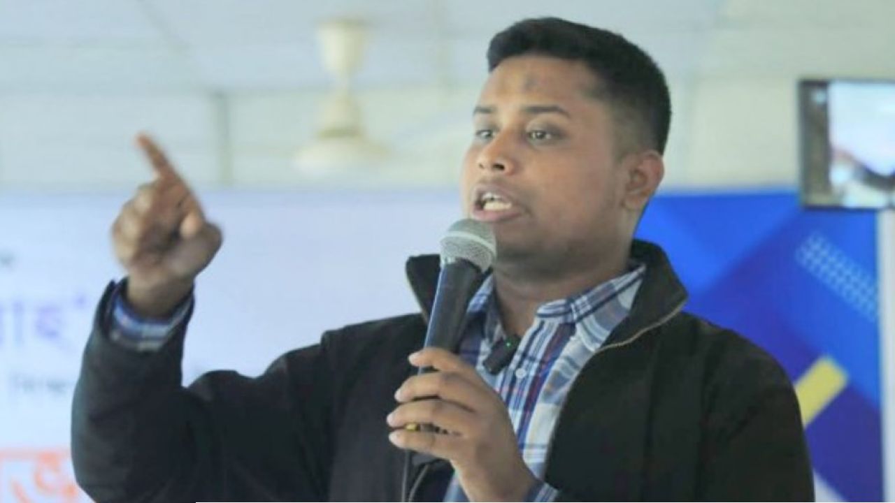  সংসদে যাওয়ার পর বিতর্কের কেন্দ্রে হাসনাত
