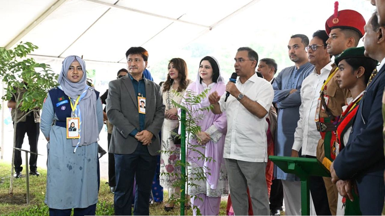 প্রতি বর্ষায় অন্তত একটি গাছ লাগানোর আহ্বান প্রধানমন্ত্রীর