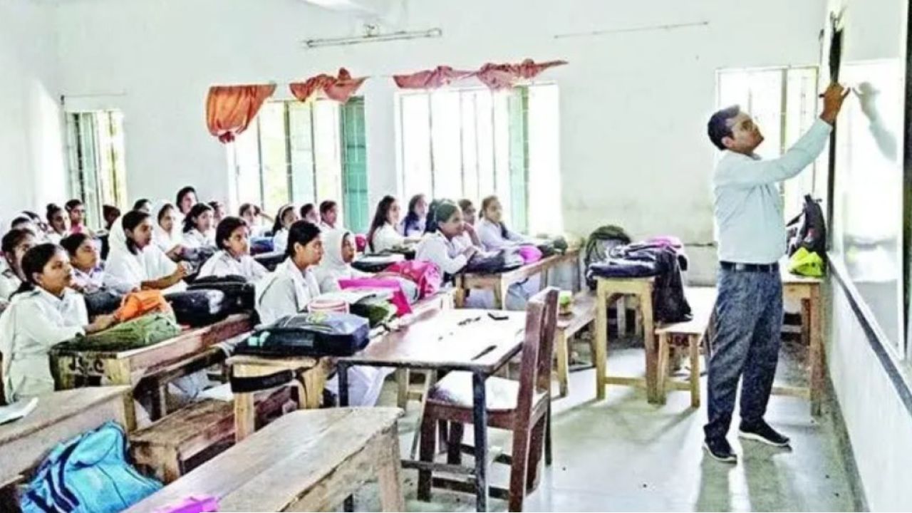 শিক্ষক সংকট ও ঝরে পড়া নিয়ে চাপে দেশের শিক্ষা ব্যবস্থা