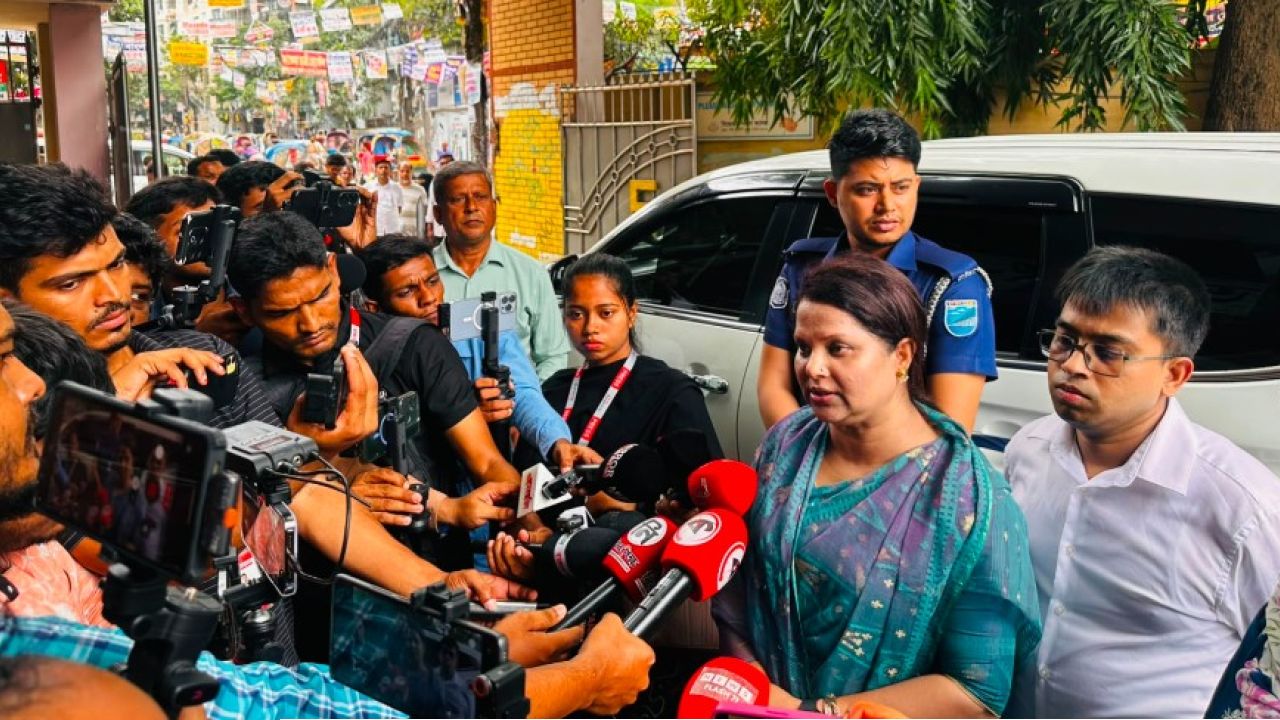 প্রশ্ন ফাঁসের গুজব ছড়িয়ে বিভ্রান্তি সৃষ্টি করলে কঠোর ব্যবস্থা: ডিসি ফরিদা