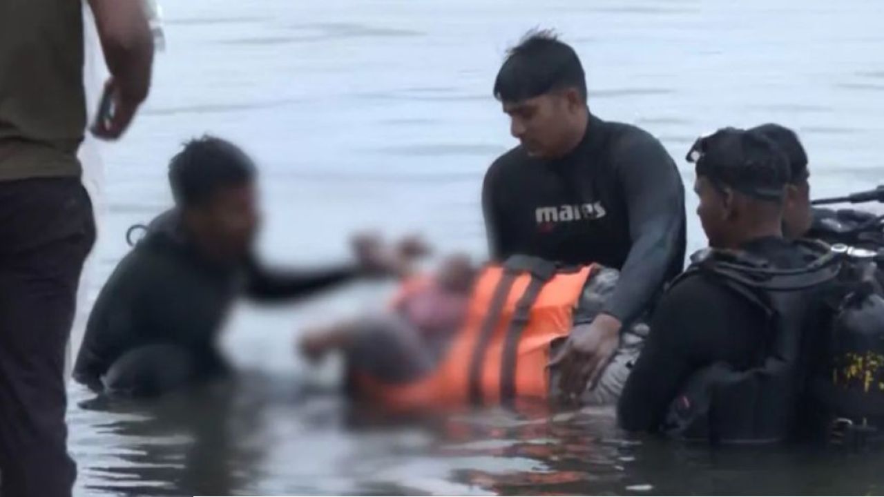 বন্যার স্রোতে নৌকাডুবি, দুই শিশুর মর্মান্তিক মৃত্যু