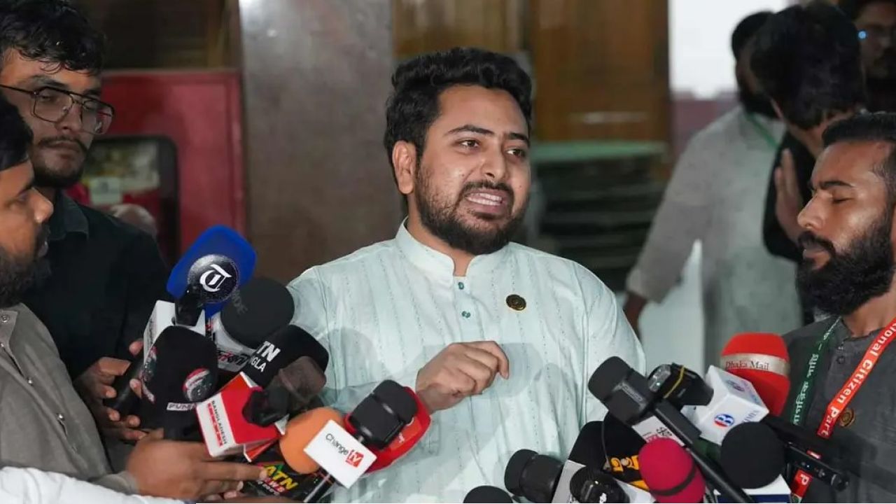 দেশে ফিরলে শেখ হাসিনার ফাঁসি কার্যকর করতে হবে: নাহিদ ইসলাম