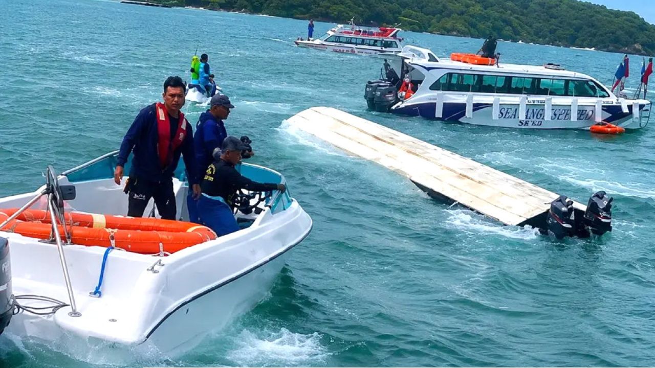 দ্বীপ ভ্রমণ শেষে ফেরার পথে স্পিডবোট ডুবি, নিহত ১৫