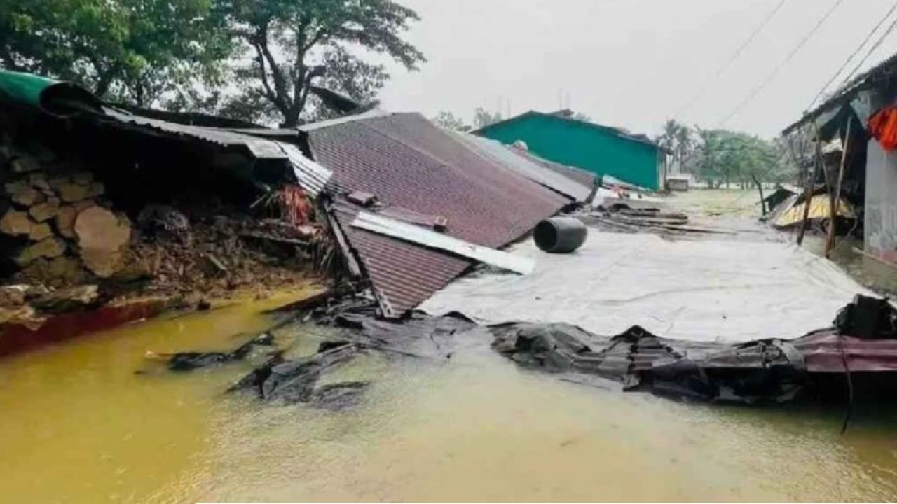 চট্টগ্রামে পানি নামলেও বাড়ছে দুর্ভোগ, পাঁচ দিনে ১৩ জনের মৃত্যু