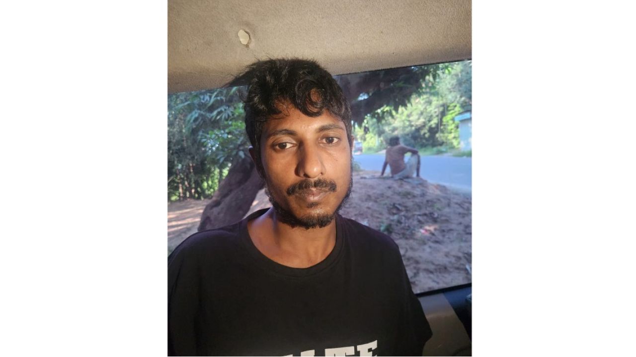 নবাবগঞ্জে ৭২ পিস ইয়াবাসহ মাদক ব্যবসায়ী গ্রেপ্তার