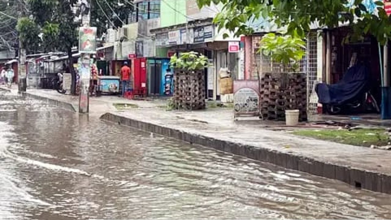 অতিবৃষ্টিতে আম-কাঁঠাল নষ্ট, সবজি ক্ষেতে ক্ষতি চাষিদের
