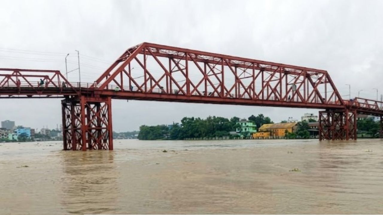 সিলেটে বিপৎসীমা ছাড়িয়েছে সুরমা-কুশিয়ারা পানি