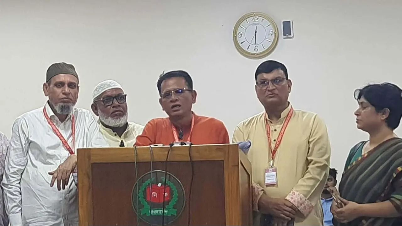 ইসিতে ২০২৫ সালের আয়-ব্যয়ের হিসাব জমা দিল জাতীয় পার্টি