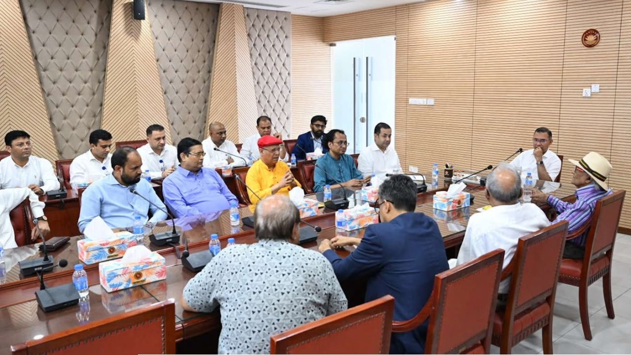 সাংবাদিকদের জন্য নীতিমালা প্রণয়নে সম্পাদকদের সহযোগিতা চান প্রধানমন্ত্রী