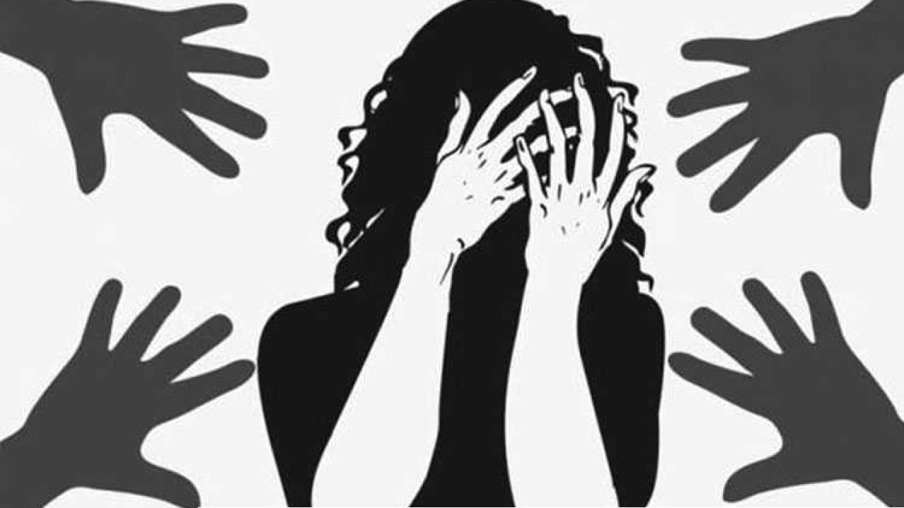 নারীর প্রতি সহিংসতা বাড়ছেই, নীরব কেন সমাজ?