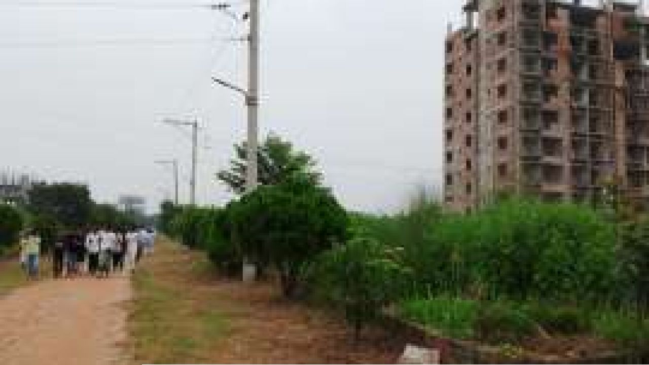কেরানীগঞ্জে ঝিলমিল আবাসিক এলাকায় অজ্ঞাত নারীর অর্ধগলিত মরদেহ উদ্ধার