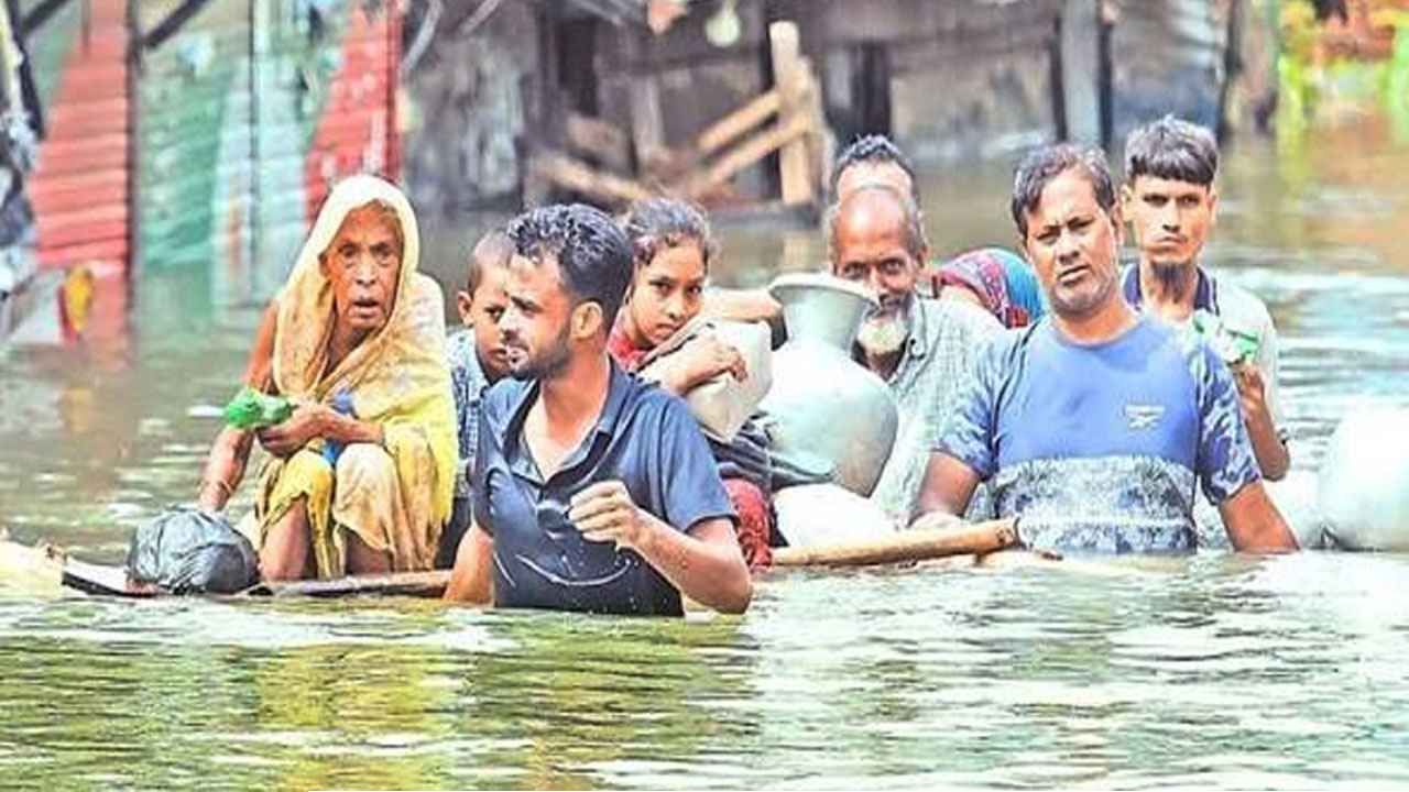 দেশের ১২ জেলায় ভারি বৃষ্টির সতর্কতা, নদীবন্দরে ১ নম্বর সংকেত