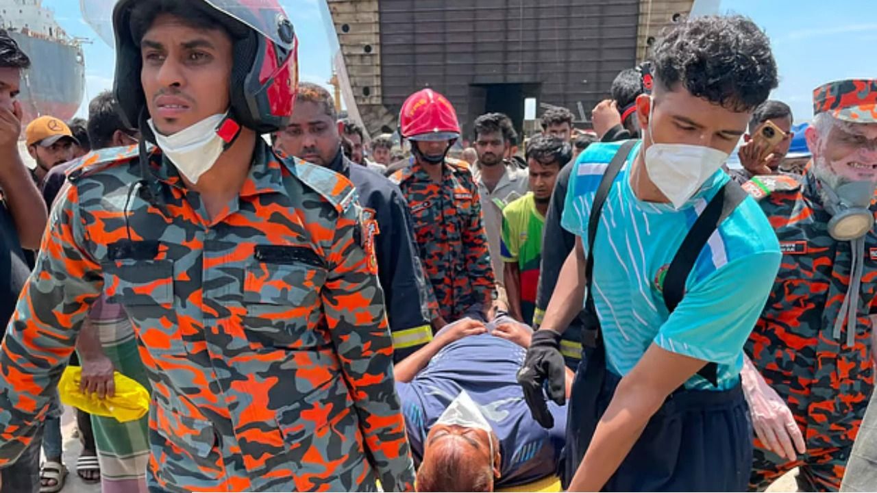 সীতাকুণ্ডে জাহাজভাঙা কারখানায় বিষাক্ত গ্যাসে নিহত ৮