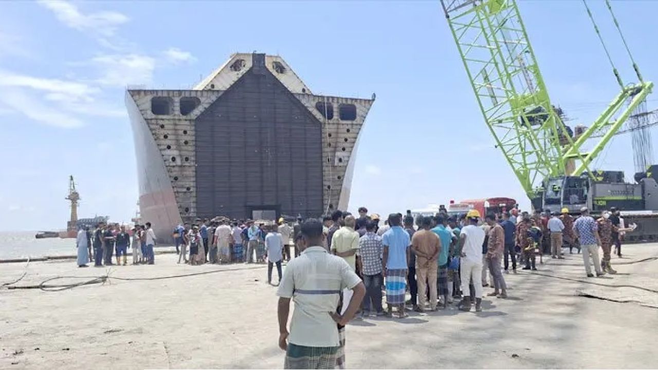 সীতাকুণ্ডে শিপইয়ার্ডে বিষাক্ত গ্যাসে নিহত বেড়ে ৯
