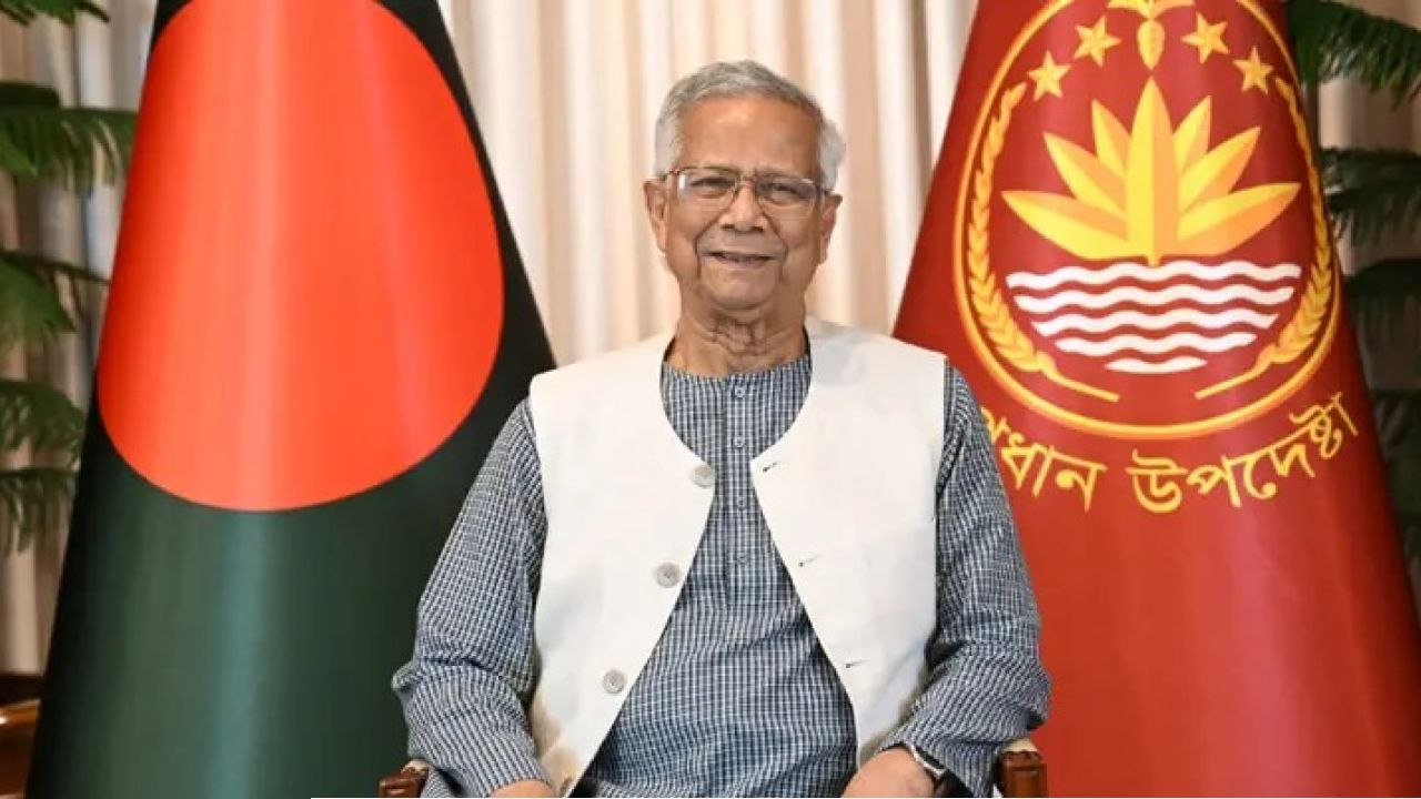 ইউনূস আমলের ১৮ মাস: উঠেছে যেসব গুরুতর আইনি প্রশ্ন