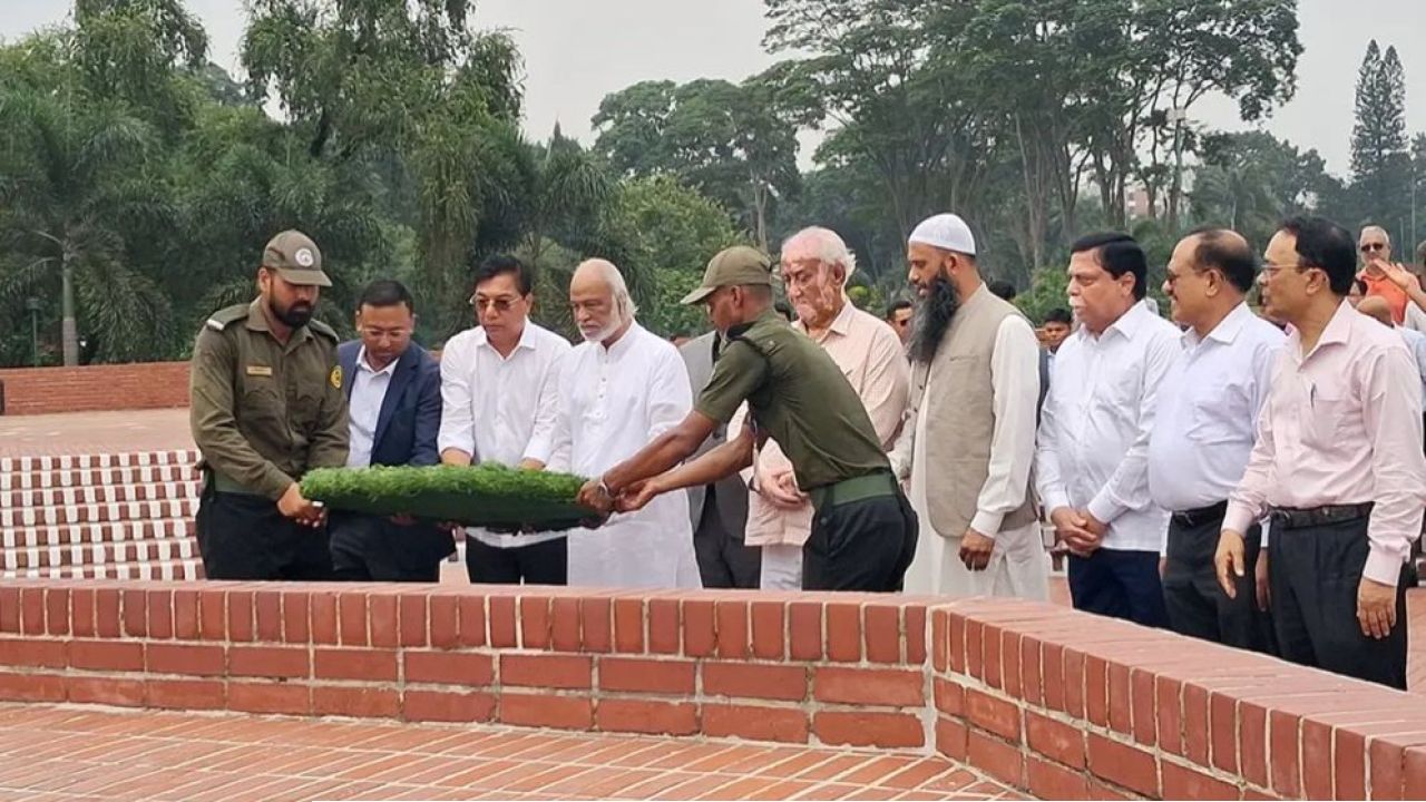 দায়িত্ব পেয়েই স্মৃতিসৌধে ছুটলেন নতুন ৪ মন্ত্রী ও ২ প্রতিমন্ত্রী