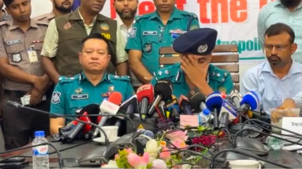 রংপুরে ৪ খুন: শিশু প্রিয়মের হত্যার বর্ণনা দিতে গিয়ে কাঁদলেন পুলিশ কমিশনার