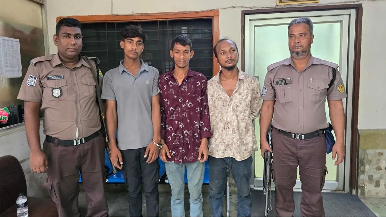 লুঙ্গির কোচে টাকা দেখে ইসমাইলকে হত্যার পরিকল্পনা সুপারভাইজারের