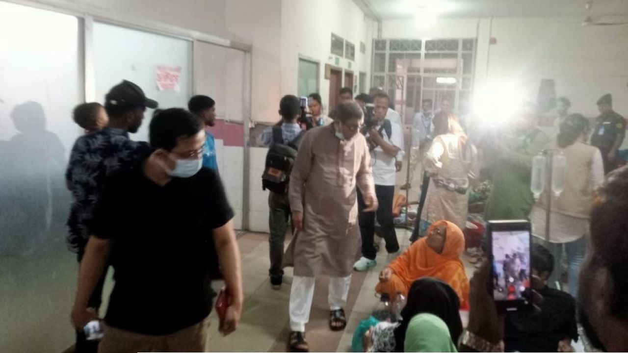 ‘হয় আমি থাকব, না হয় অনিয়ম-দুর্নীতি থাকবে’: স্বাস্থ্যমন্ত্রী