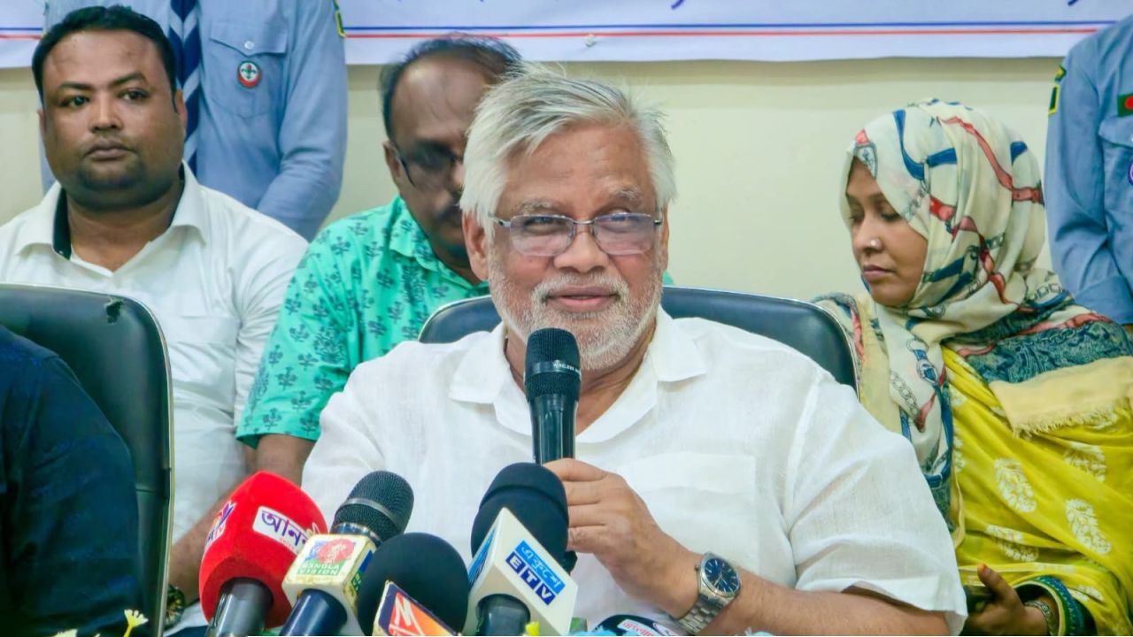 দেশে সারের ঘাটতি নেই, কৃত্রিম সংকট তৈরির চেষ্টা হচ্ছে: আমান উল্লাহ আমান