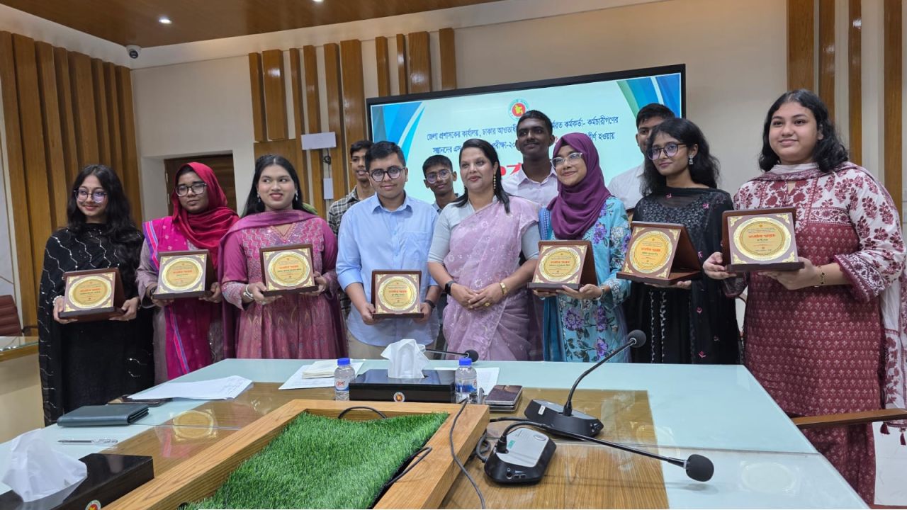 ‘শুধু চাকরি খুঁজবে না, চাকরি সৃষ্টি করবে’: ডিসি ফরিদা খানম