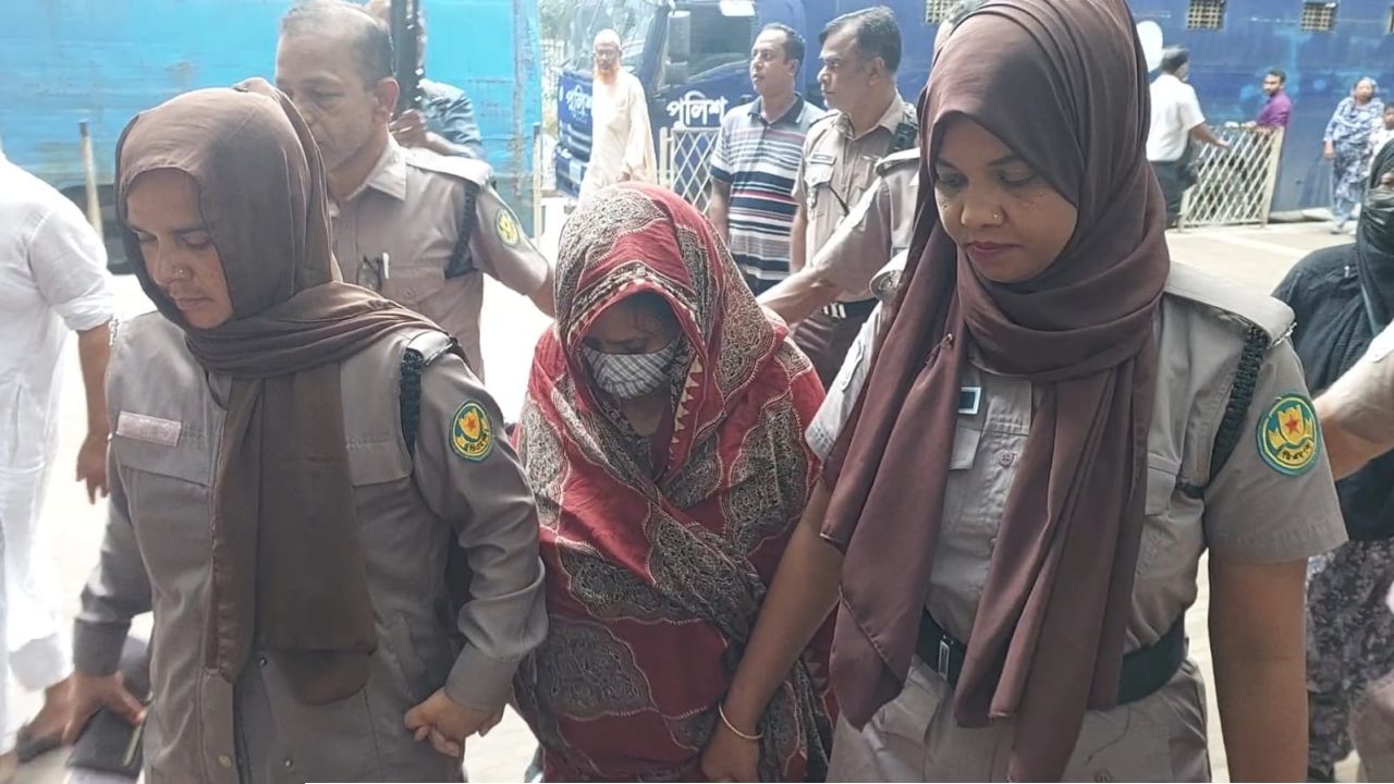 দুর্নীতির মামলায় এস কে সুরের স্ত্রীর ২ বছরের কারাদণ্ড