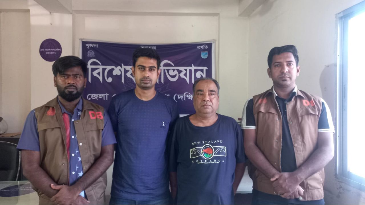 কেরানীগঞ্জে ডিবির অভিযান, আওয়ামী লীগের দুই নেতা-কর্মী গ্রেপ্তার