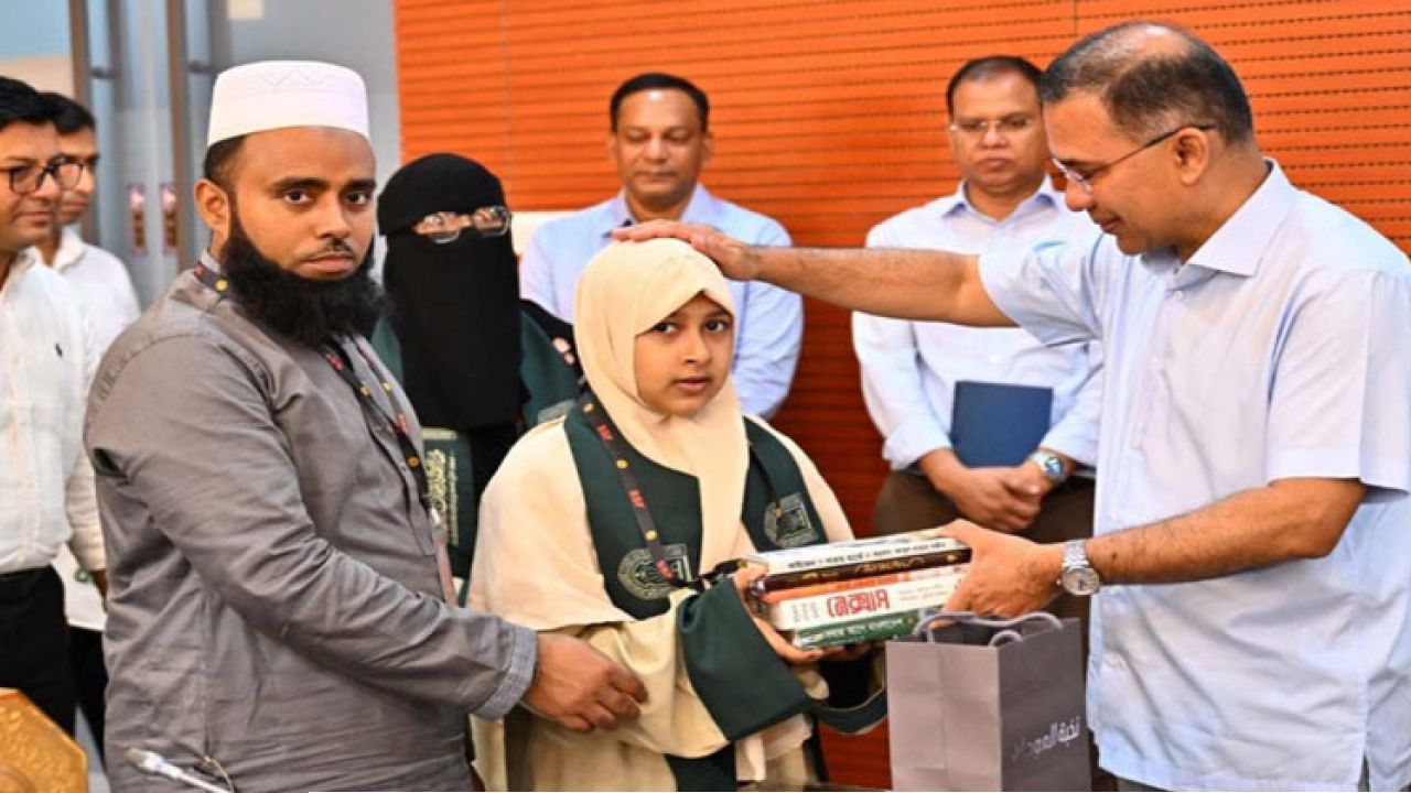 আন্তর্জাতিক কোরআন প্রতিযোগিতায় বিজয়ীদের সংবর্ধনা দিলেন প্রধানমন্ত্রী