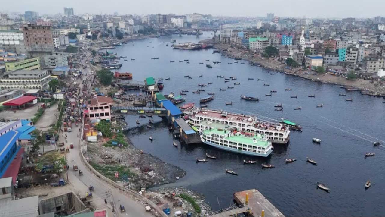 বুড়িগঙ্গা নদী থেকে অজ্ঞাতনামা দুই ব্যক্তির লাশ উদ্ধার