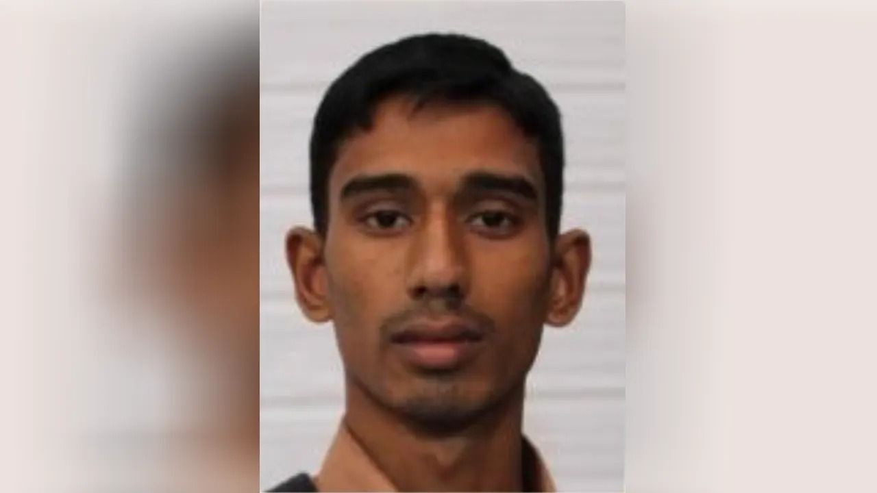 শিশুর আঙুল কাটার অভিযোগ, স্ত্রীসহ পুলিশ কনস্টেবল গ্রেপ্তার