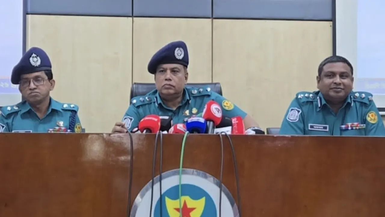 ককটেল বিস্ফোরণ নিয়ে নাসীরুদ্দীনের বক্তব্যে নজর পুলিশের