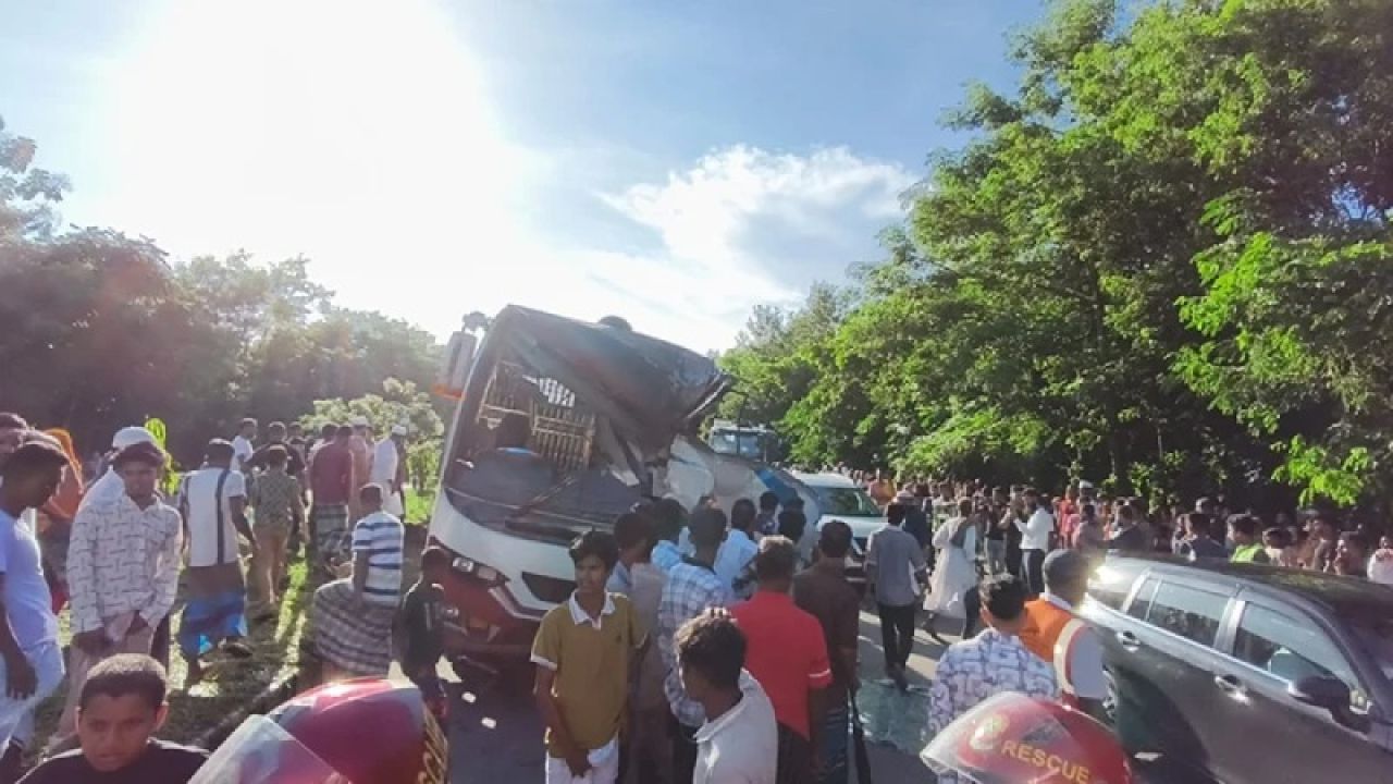 ঢাকা-ভাঙ্গা এক্সপ্রেসওয়েতে প্রাণঘাতী সংঘর্ষ, নিহত ৩