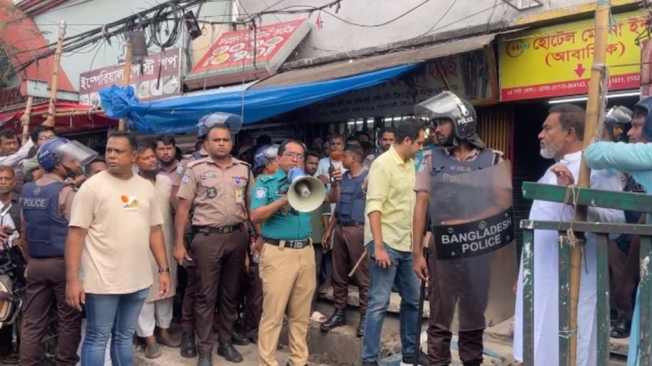 ‘জয় বাংলা’ স্লোগানের খবর, জাসদ কার্যালয়ে পুলিশের অভিযান