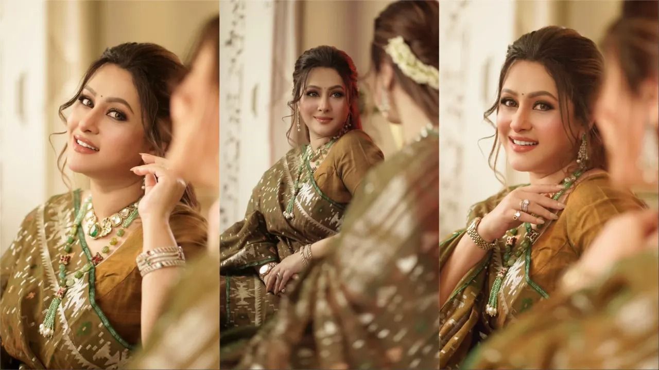জামদানি শাড়িতে মায়াবী পূর্ণিমা, মুগ্ধ ভক্তরা