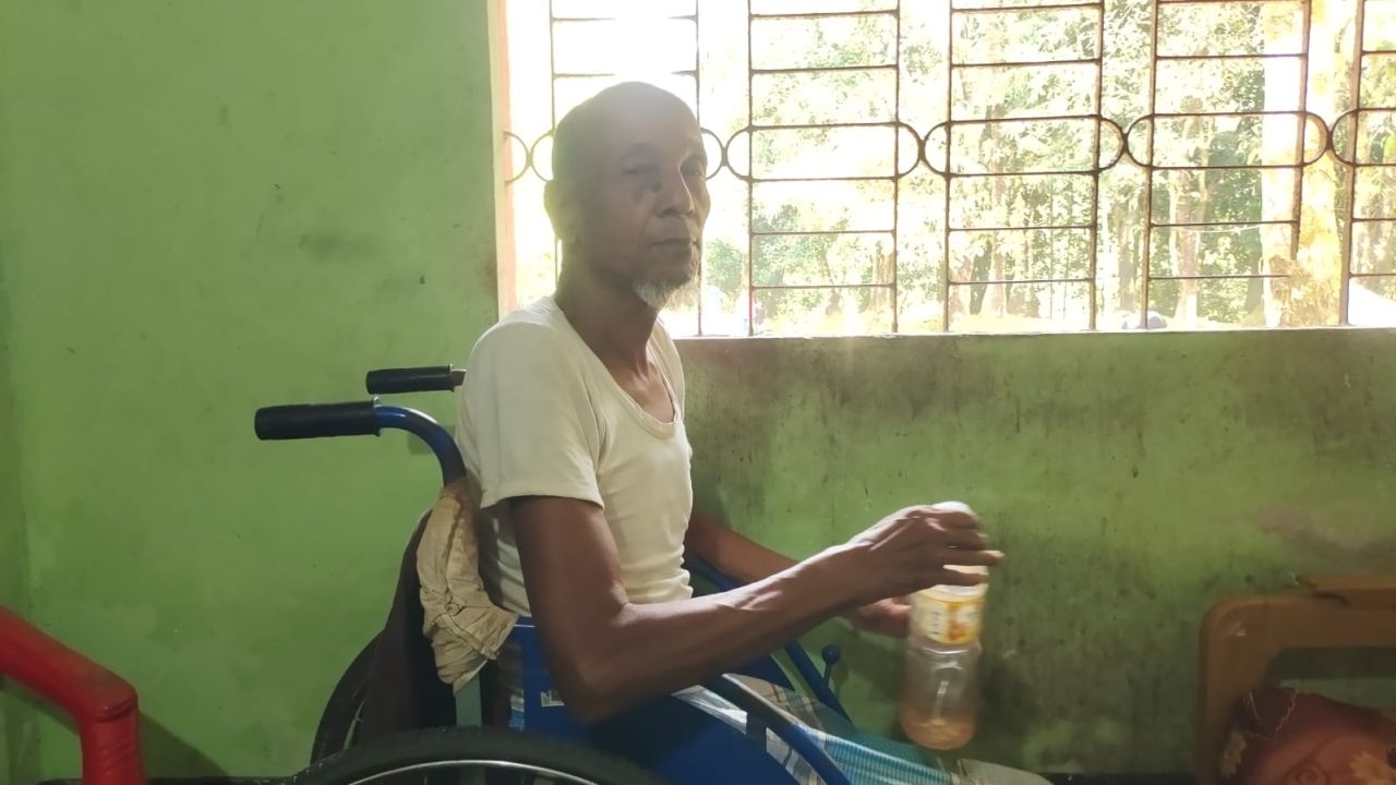 এক যুগের পঙ্গুত্বে থমকে গেছে থাইংখালী শামসুল সওদাগরের সংগ্রামী জীবন!
