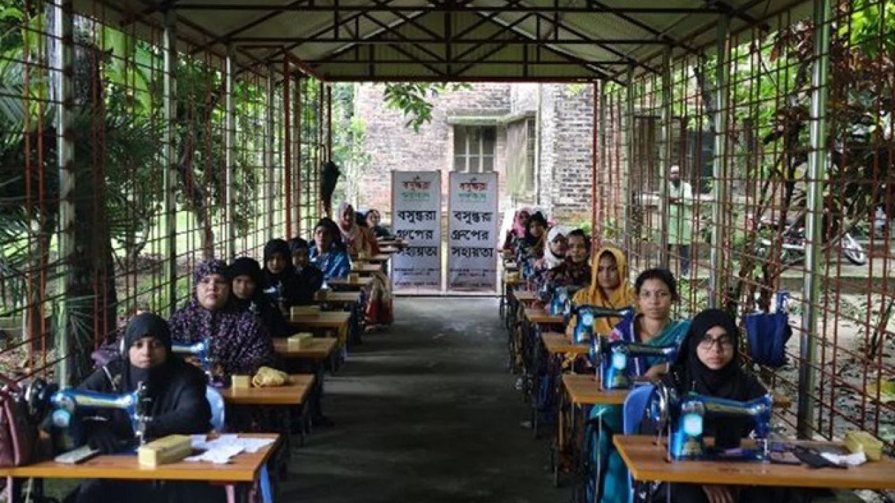 বসুন্ধরা শুভসংঘের সহায়তায় স্বাবলম্বী হওয়ার পথে ৪০ নারী