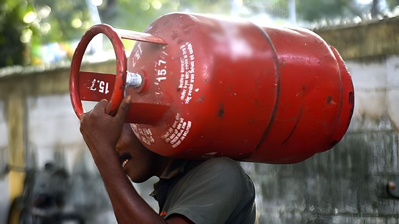 সারা দেশে দুই দিন এলপিজি বিক্রি বন্ধের ঘোষণা, কেন এই সিদ্ধান্ত?