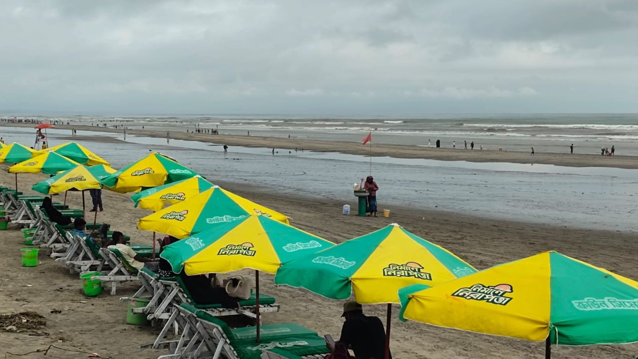 কক্সবাজার পর্যটন উন্নয়নে দৃশ্যমান কোন অগ্রগতি নেই, এরই মধ্যে তিন মাসের বিচ কার্নিভাল!