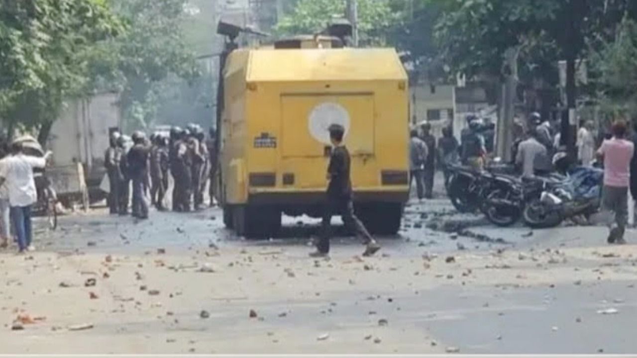 ৩০ হাজার টাকা মজুরির দাবিতে উত্তরা রণক্ষেত্র, আহত ৫০